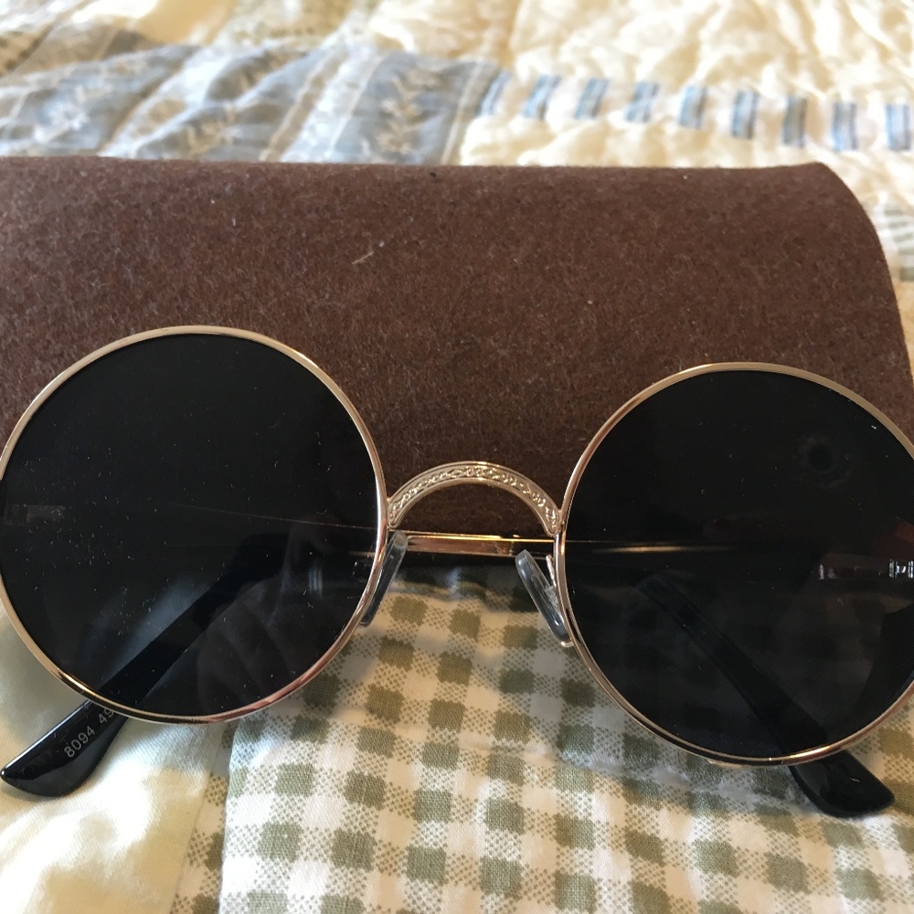 Sunglasses - Picture 1 of 3